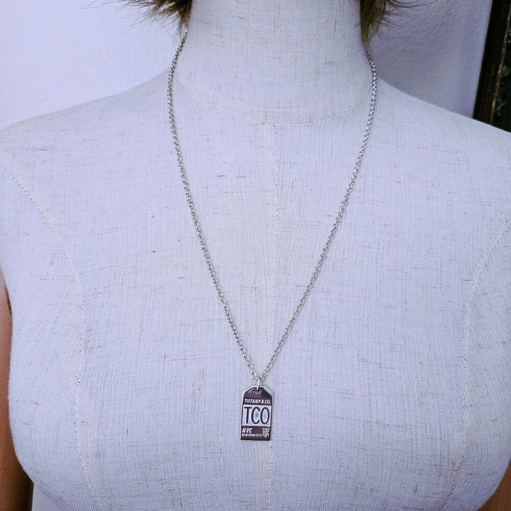 RARE Vintage Tiffany & Co. New York City NYC TCo Rectangle Tag Charm Necklace. - Picture 7 of 7